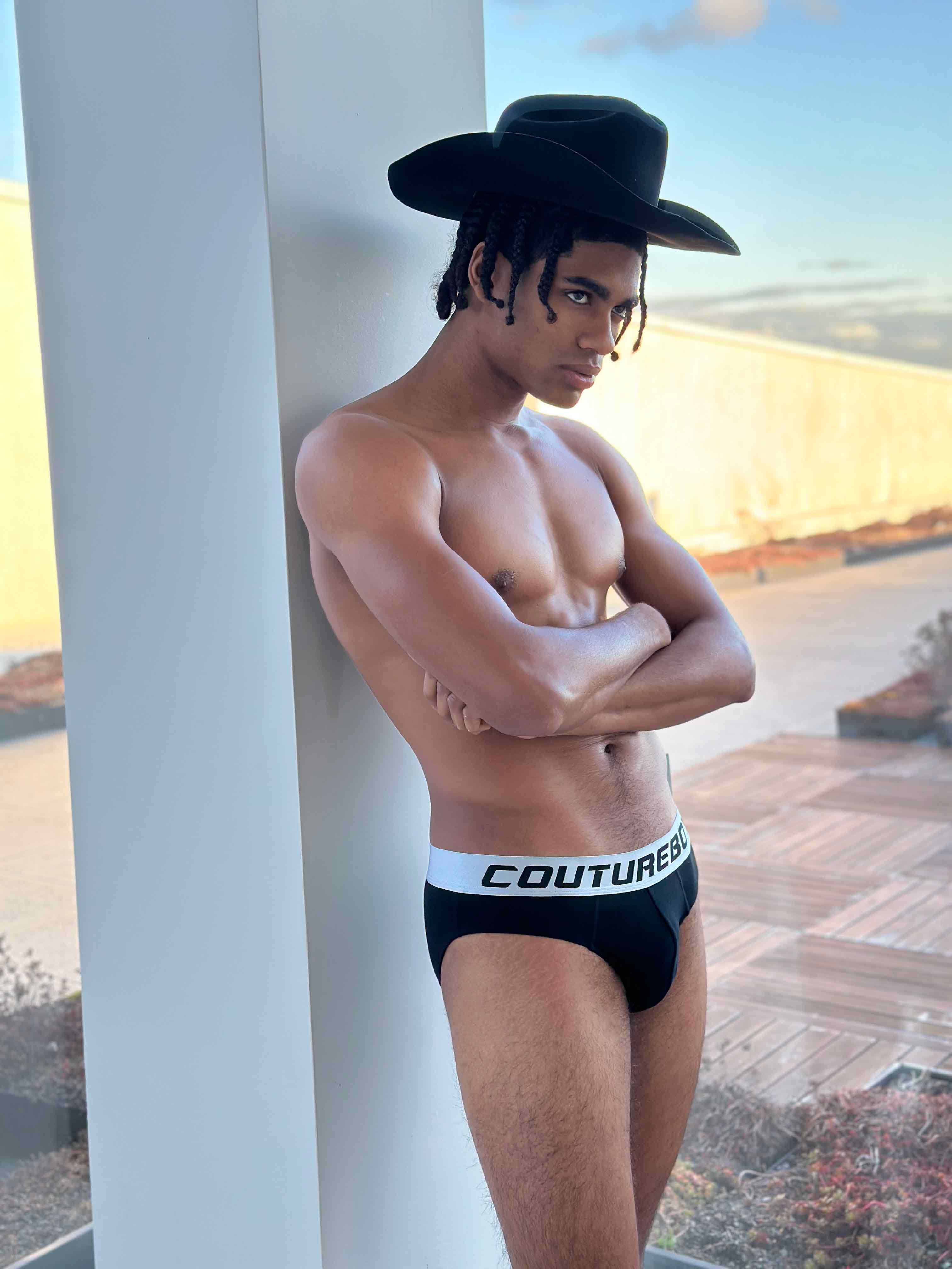 No.1 / Noir Brief